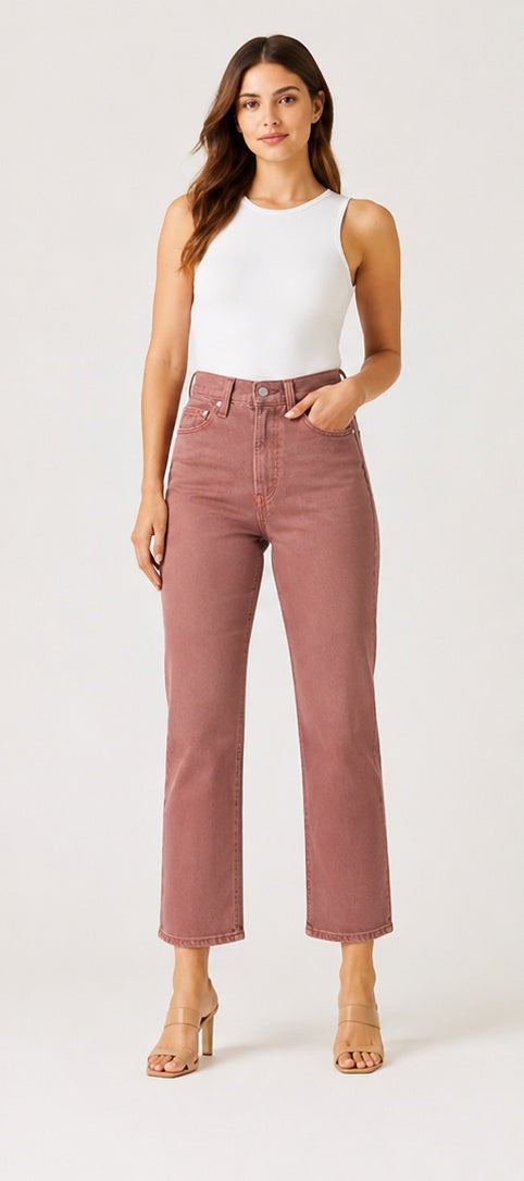 Levi's Ribcage Straight Ankle Women's Jeans Dusty Rose Terracotta Size 25 – model wearing