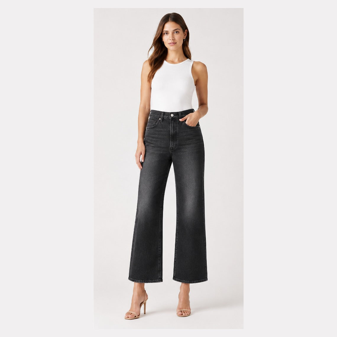 Model wearing Levi's Mile High Wide Leg black size 28