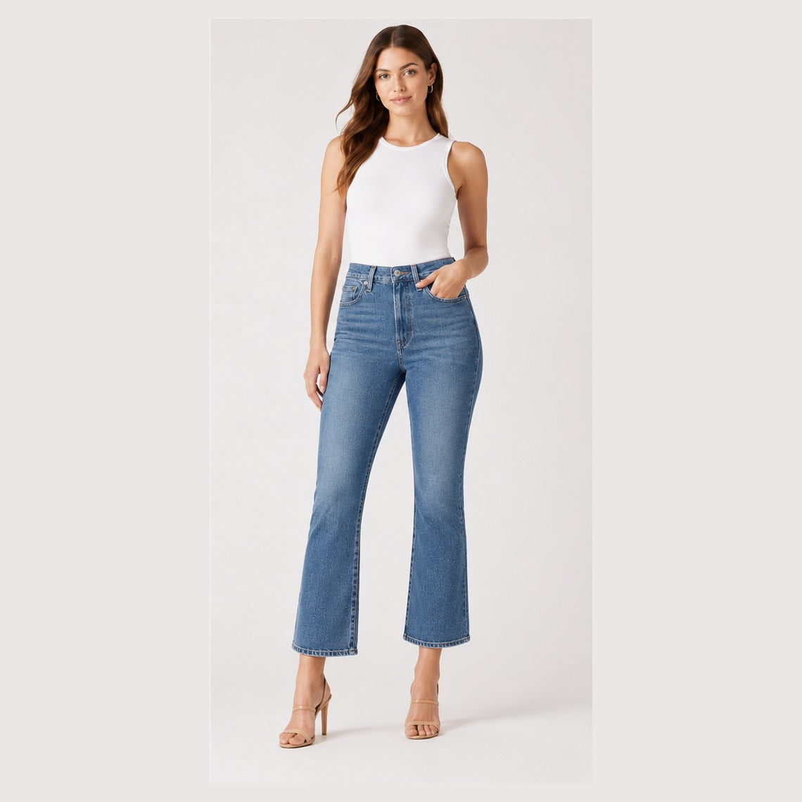 Model wearing Levi's 726 Flare light blue size 26