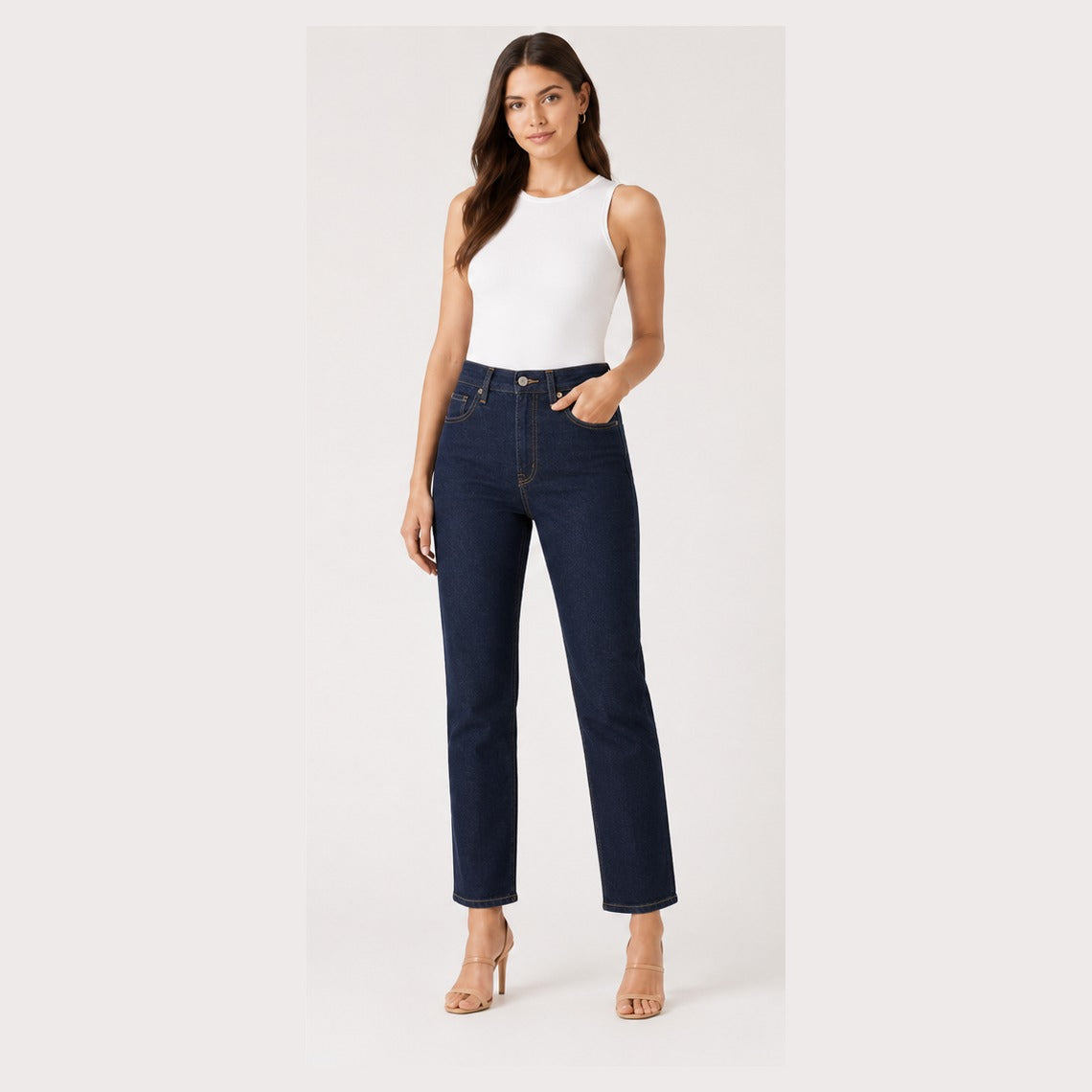 Model wearing Levi's '94 Baggy light blue size 27