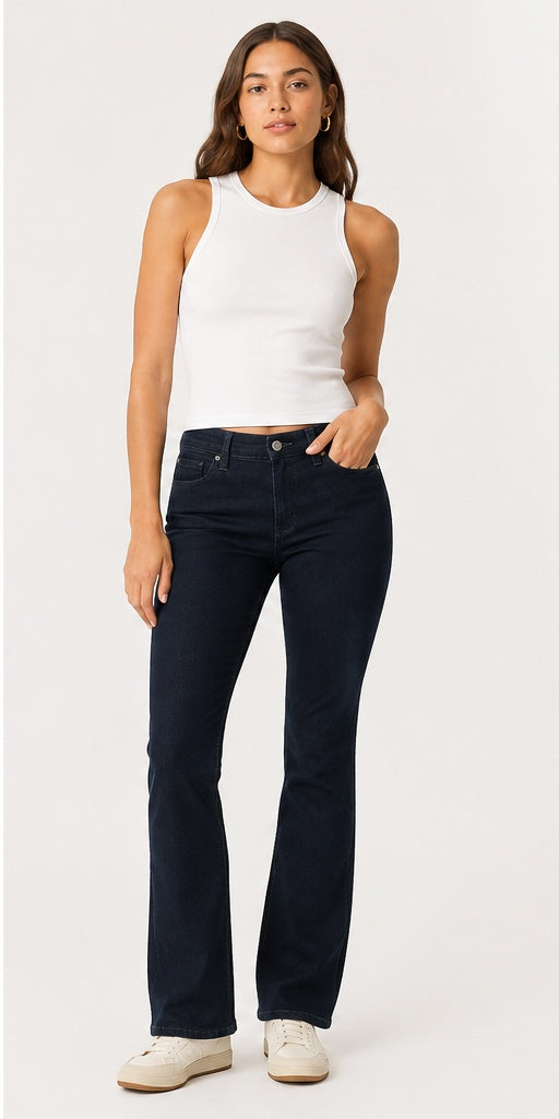 Levi's 315 Shaping Bootcut Women's Jeans Dark Navy Size 28 – model wearing