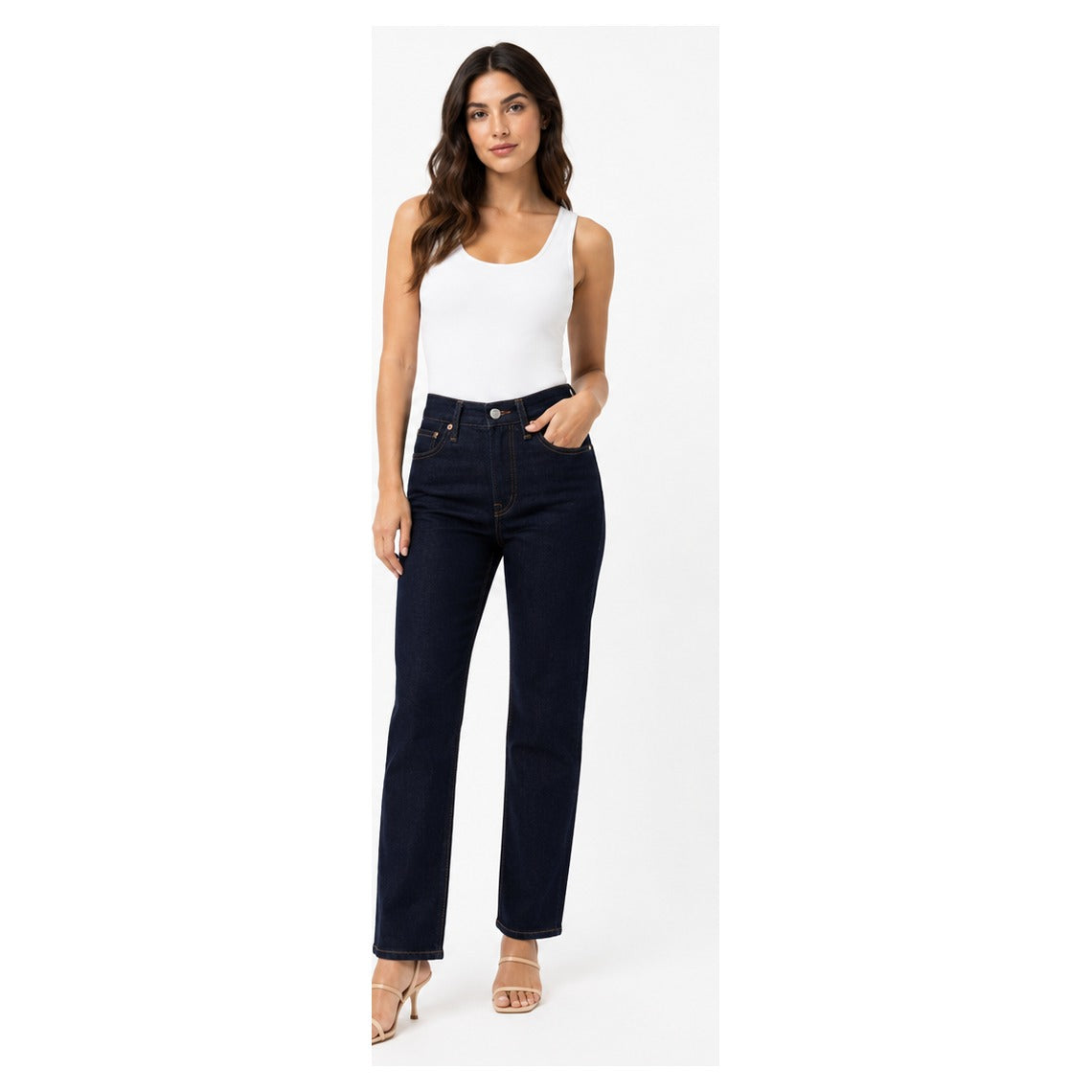 Model wearing Levi's Wedgie Straight dark indigo size 28